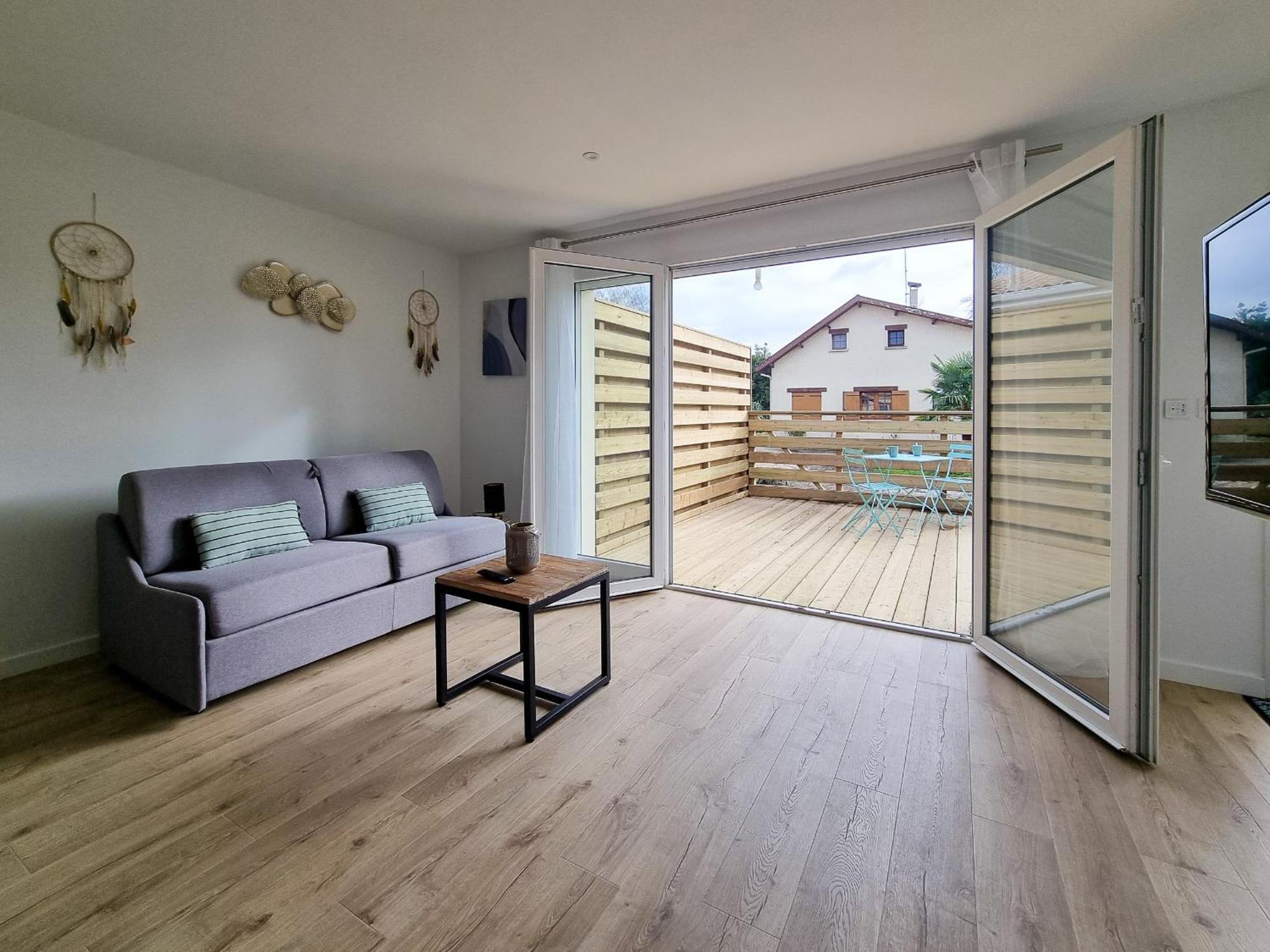 Terrasse Wifi Parking A 50m Du Tram B Pessac